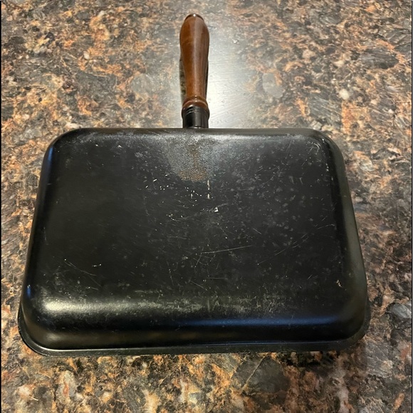 Vintage Crumb Catcher is in good condition, some scratches but a great piece. - Picture 10 of 13